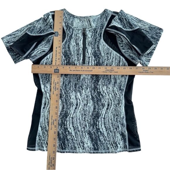 Lululemon Water: Sun Runner 1/2 Zip Texture Twist White Black / Black - Picture 12 of 12